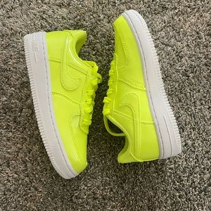 Youth Air Force 1 LV8 UV (PS) 'Volt' size 12
